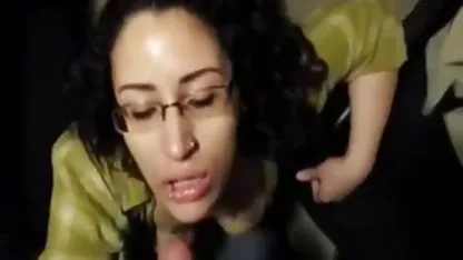 Japanischen Asian mit riesigen Titten, gekleidet wie german porn hd free ein Mädchen in einem rosa Kleid