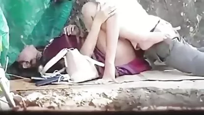Heißen Nachbarn, die gerade geholfen, dann hd fickfilme gefickt 1