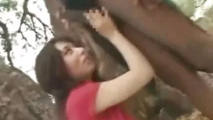 18-jährige teen-Streifen und masturbiert vor der Kamera german porn movies hd